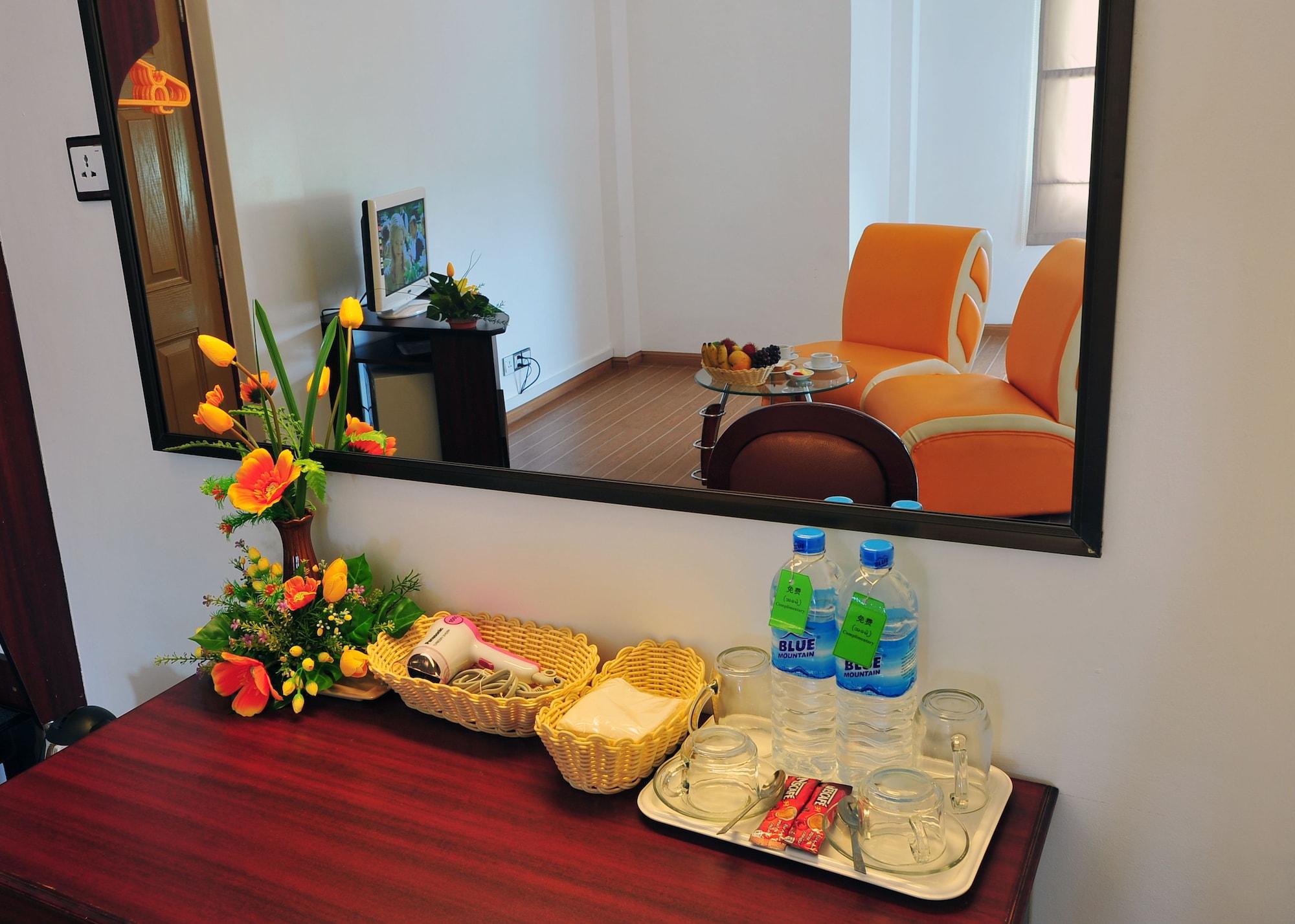 Clover Hotel Yangon Eksteriør bilde