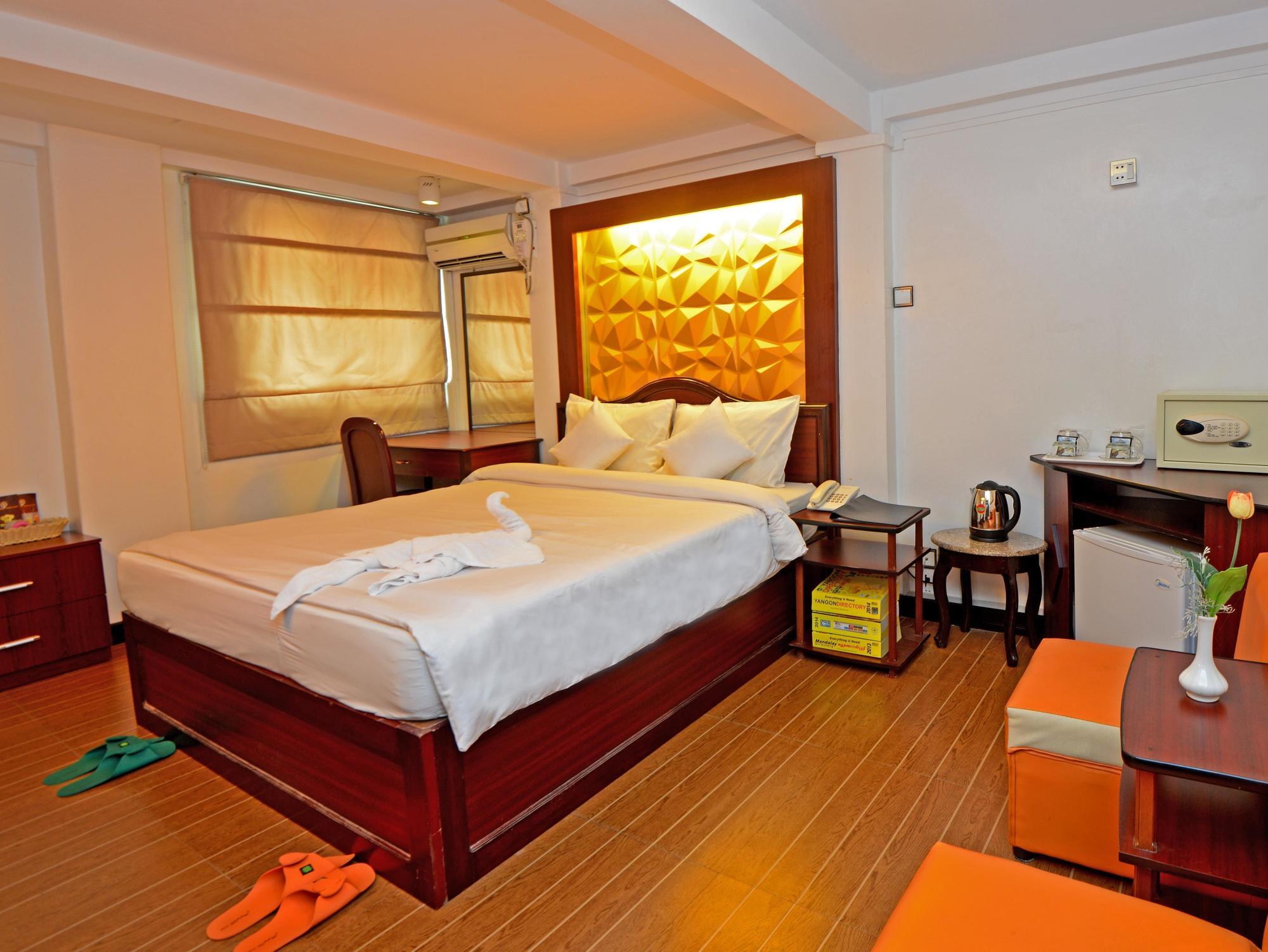 Clover Hotel Yangon Eksteriør bilde