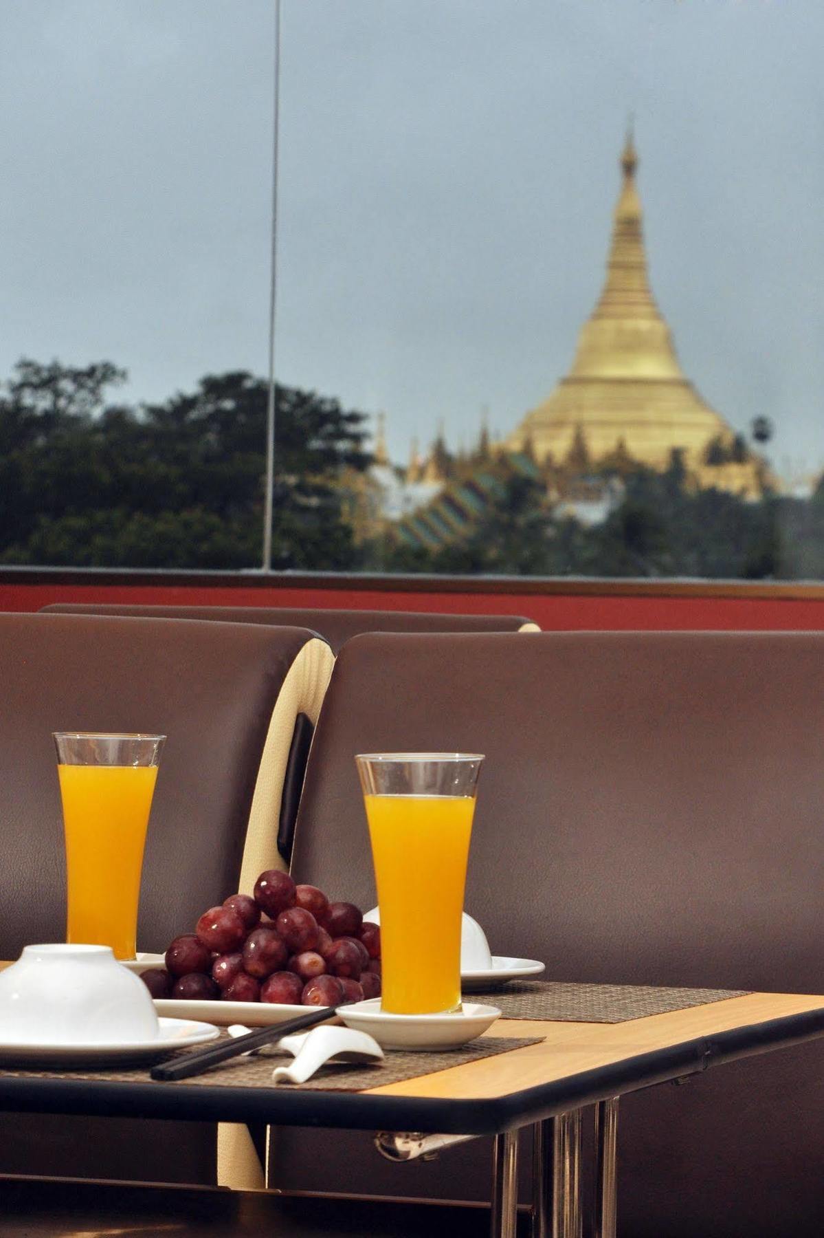 Clover Hotel Yangon Eksteriør bilde