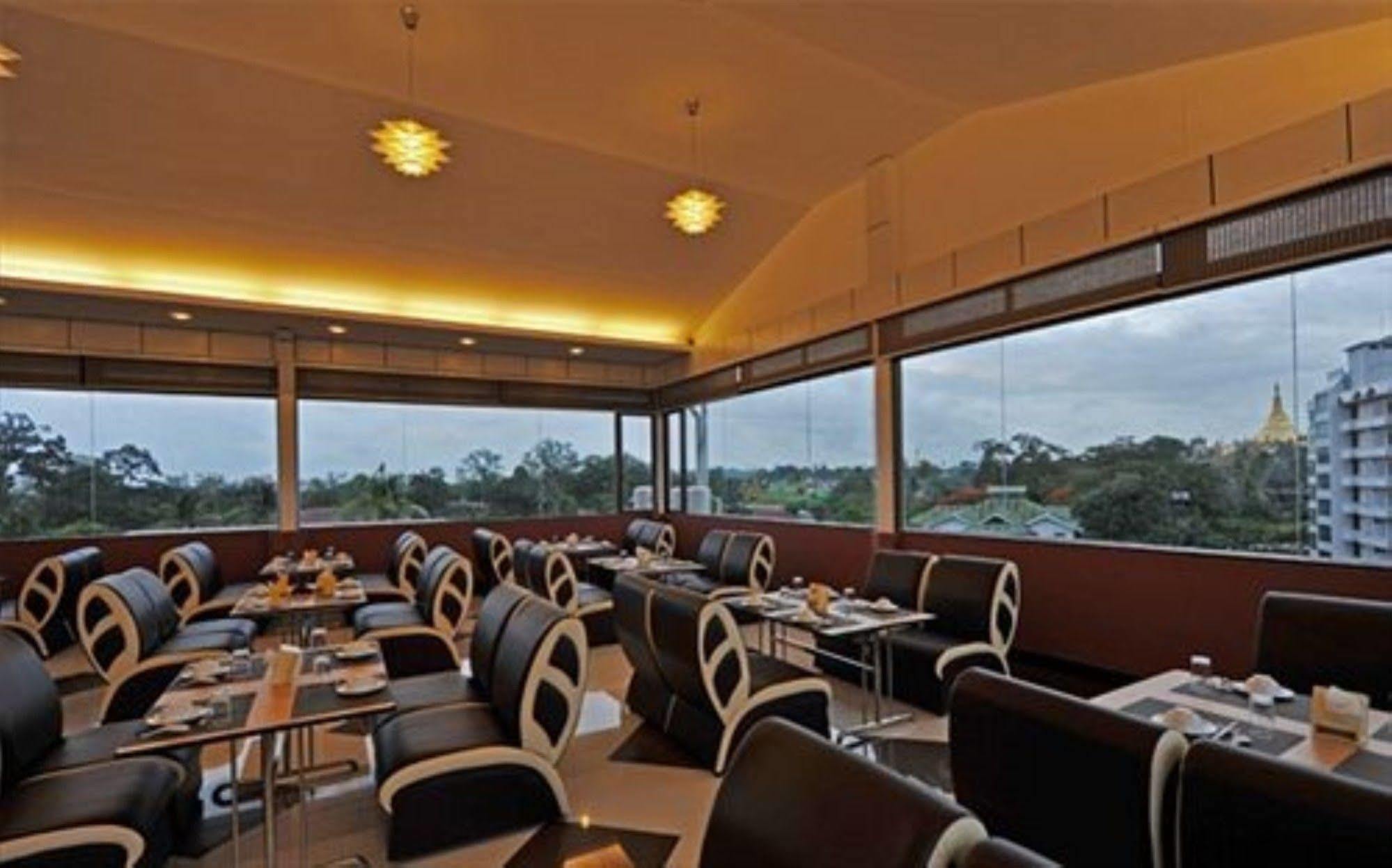 Clover Hotel Yangon Eksteriør bilde