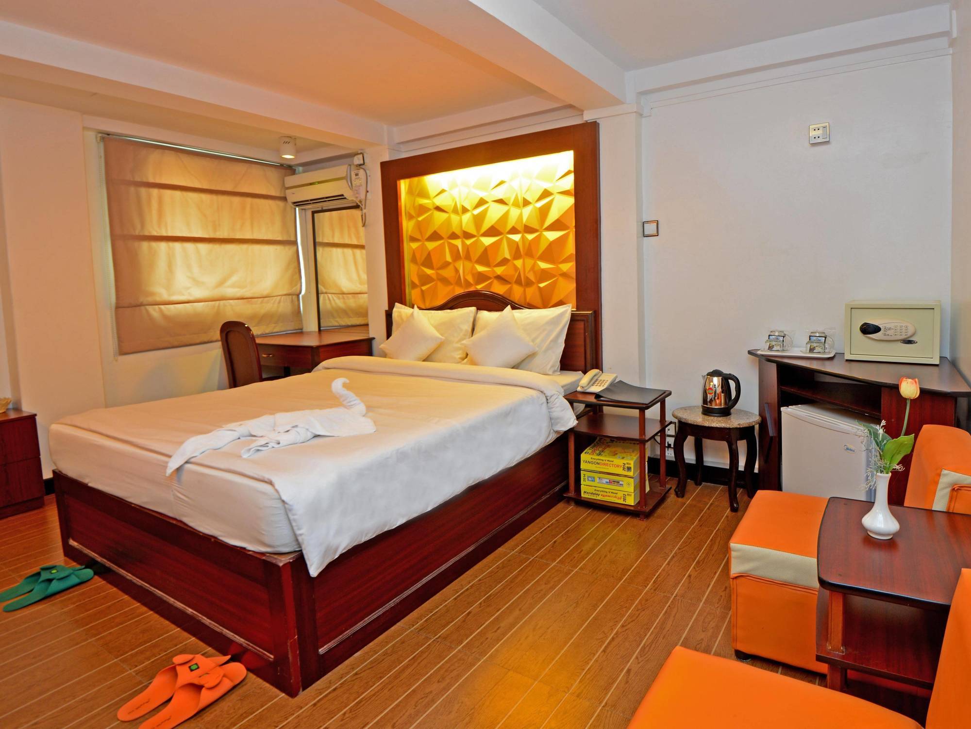 Clover Hotel Yangon Eksteriør bilde