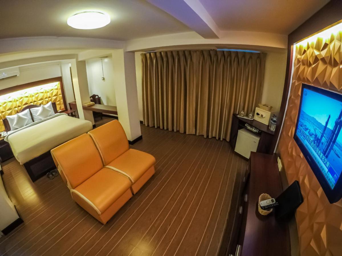 Clover Hotel Yangon Eksteriør bilde