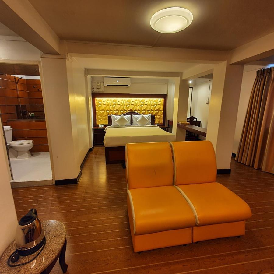 Clover Hotel Yangon Eksteriør bilde